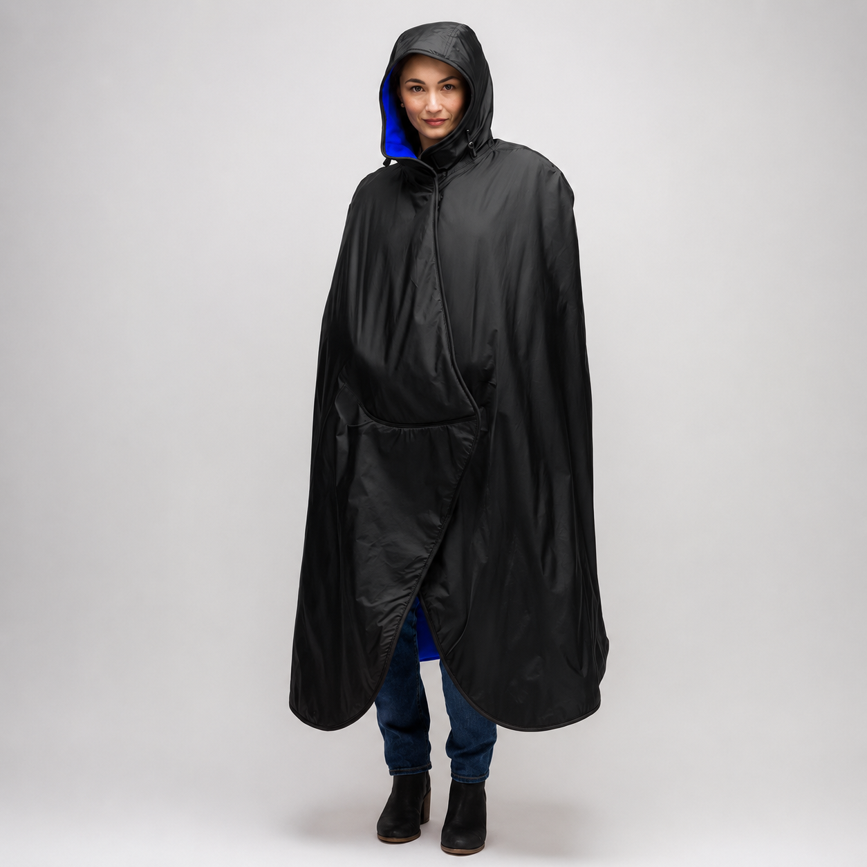 Extreme Weather Sideline Cape - Black/Royal